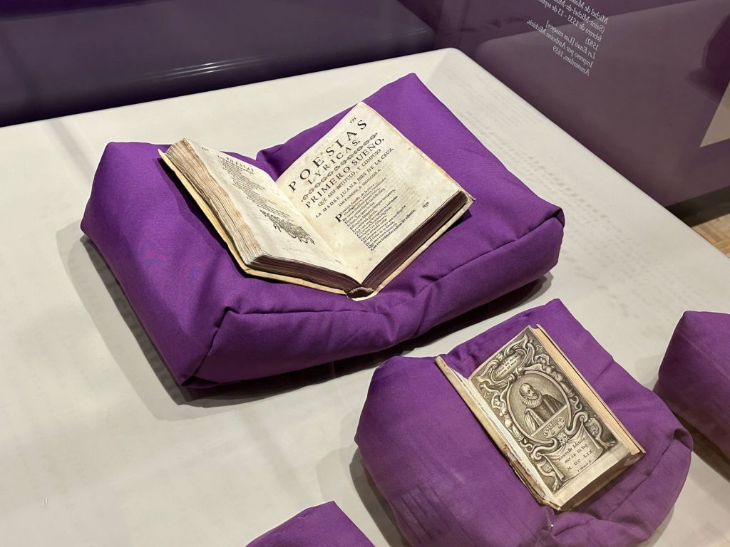 Puebla | Vista las exposiciones «20 libros que revolucionaron a la Humanidad» y «52 obras originales e inéditas del obispo Juan de Palafox y&nbsp;Mendoza»